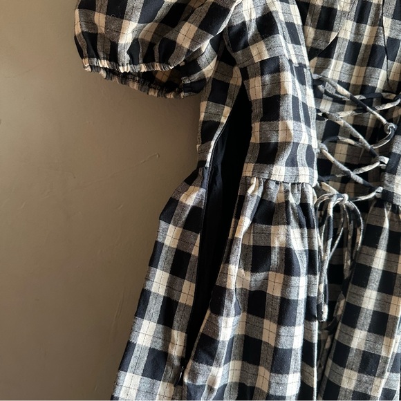 Cotton gingham lace bodice dress - Picture 4 of 8